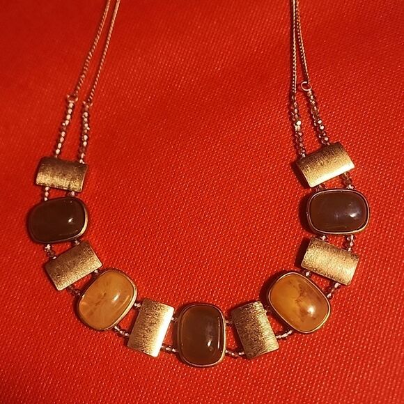 Jewelry - Elegant Silver Toned Gold and Brown Necklace